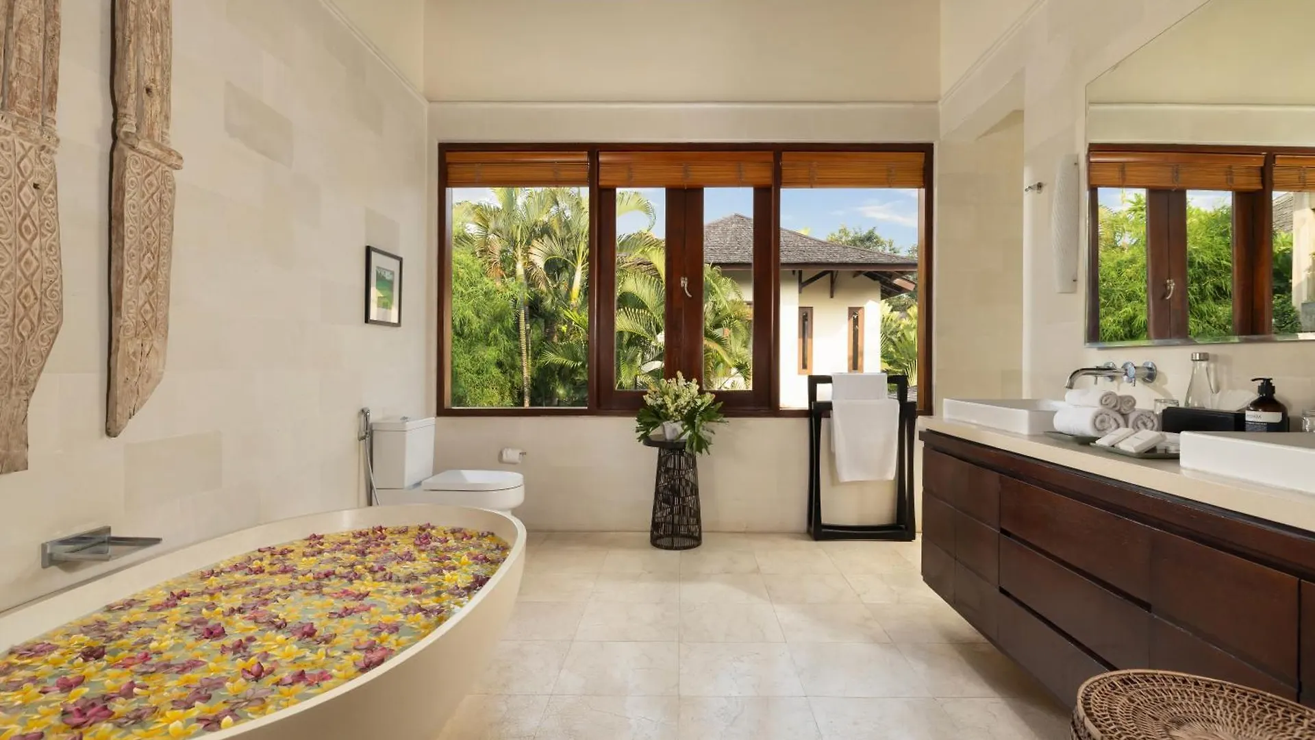 Villa The Suar Seminyak By Nakula
