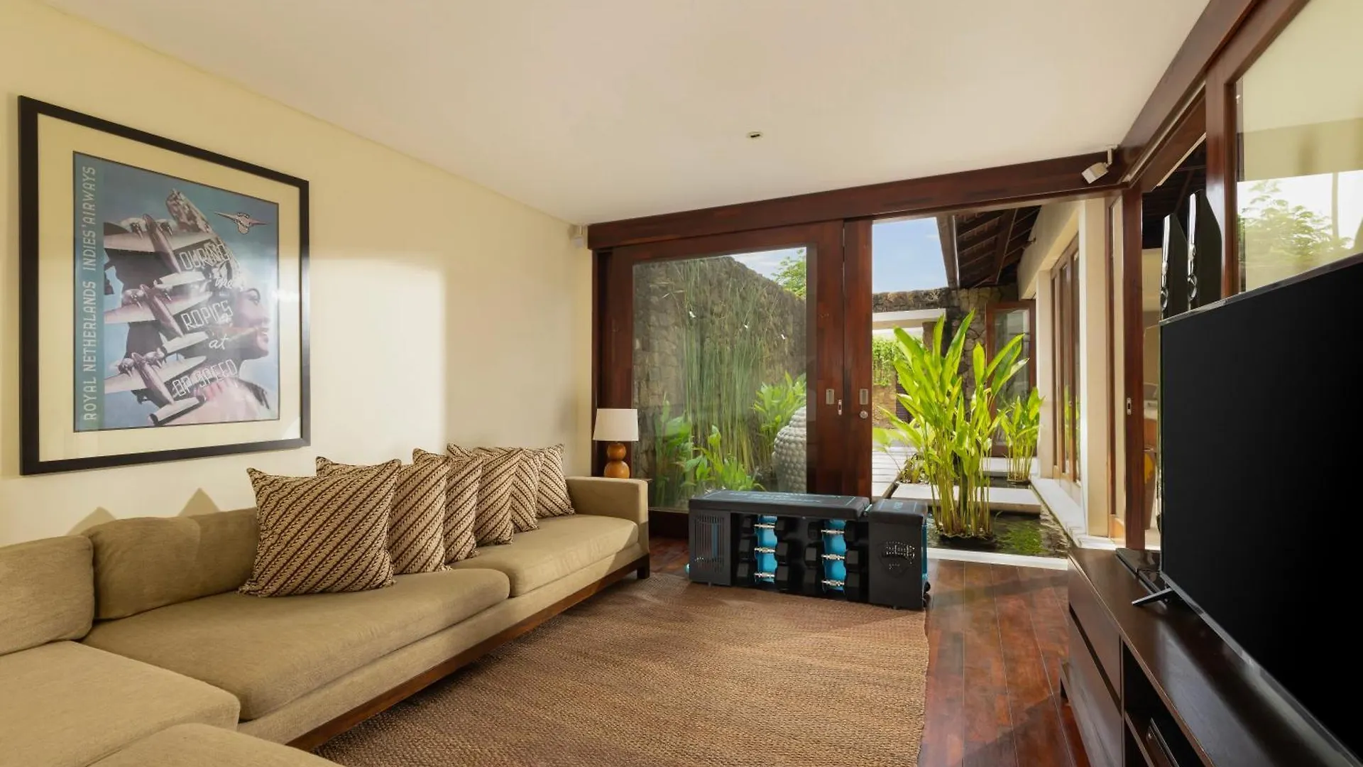 Villa The Suar Seminyak By Nakula
